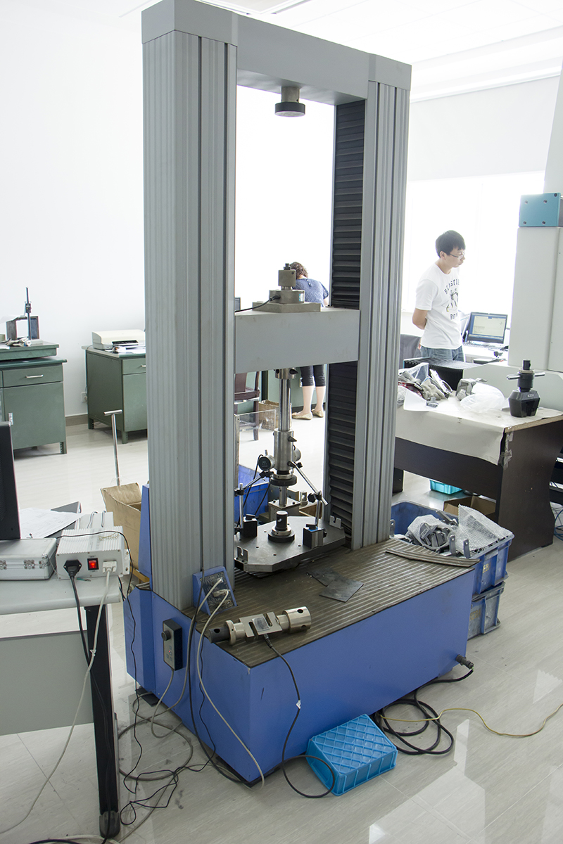 Computer-electronic universal testing machine